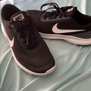 womens nike flex experience rn 7 black and white